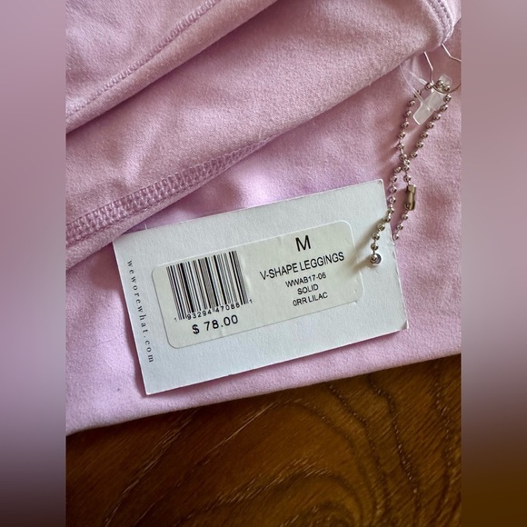 NWT WEWOREWHAT V shape pink leggings 26โ (size M) - Picture 3 of 7